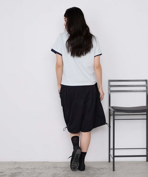 104771506b_b_72_500.jpg