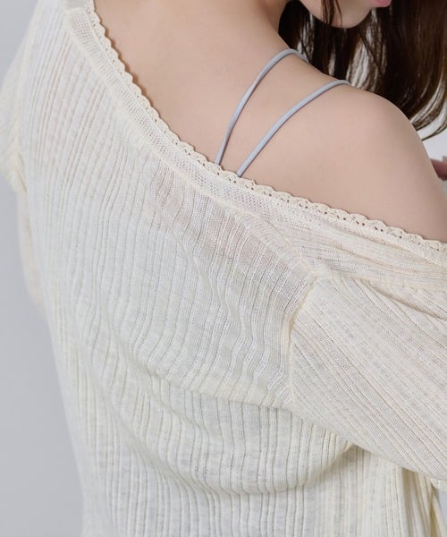 104807820b_b_21_500.jpg