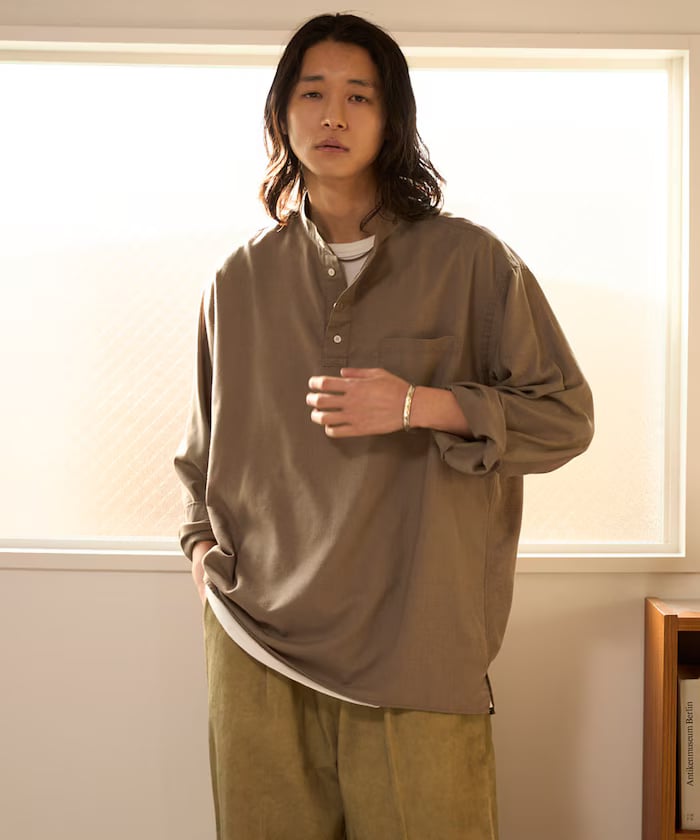 ベージュ