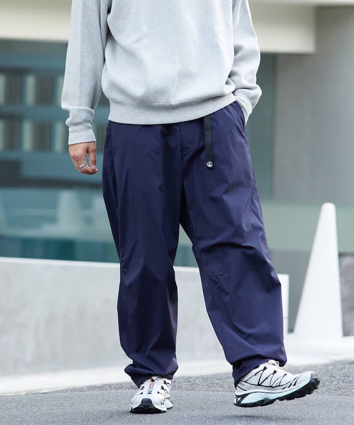 ネイビー