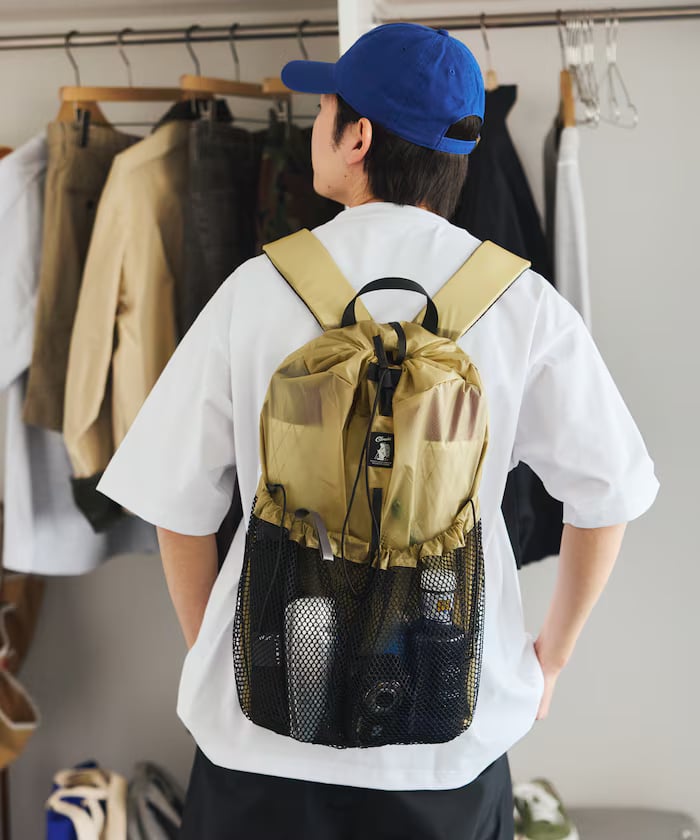 ベージュ