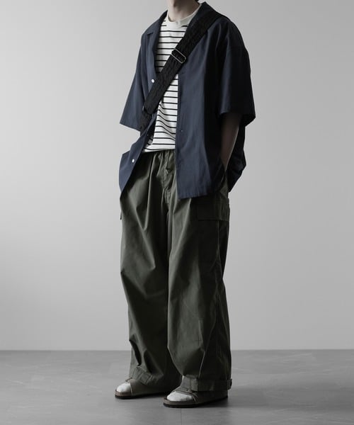 71313839b_b_121_500.jpg