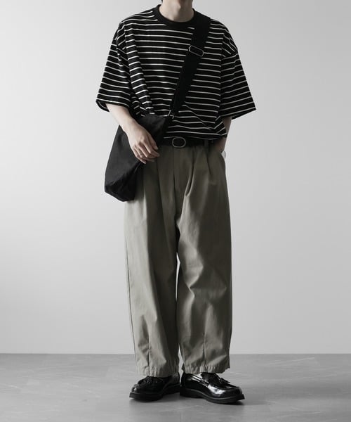 71313839b_b_124_500.jpg