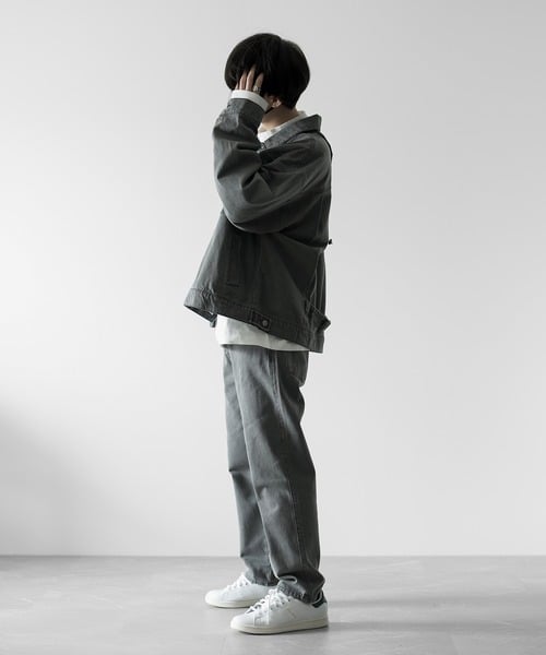 76277939b_b_89_500.jpg