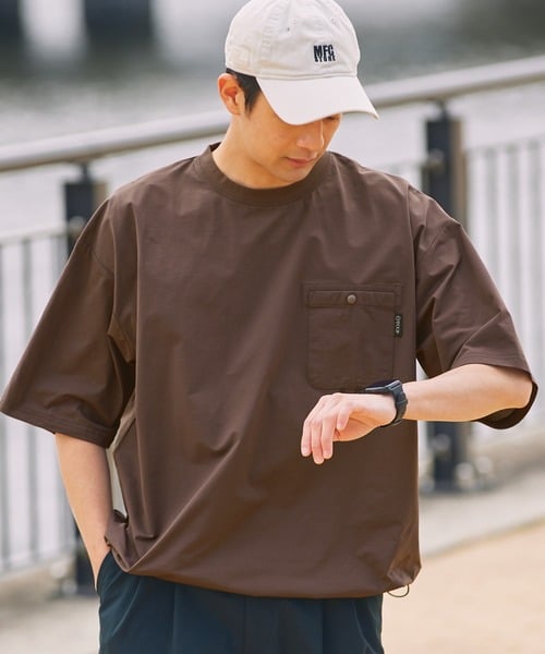 ダークブラウン