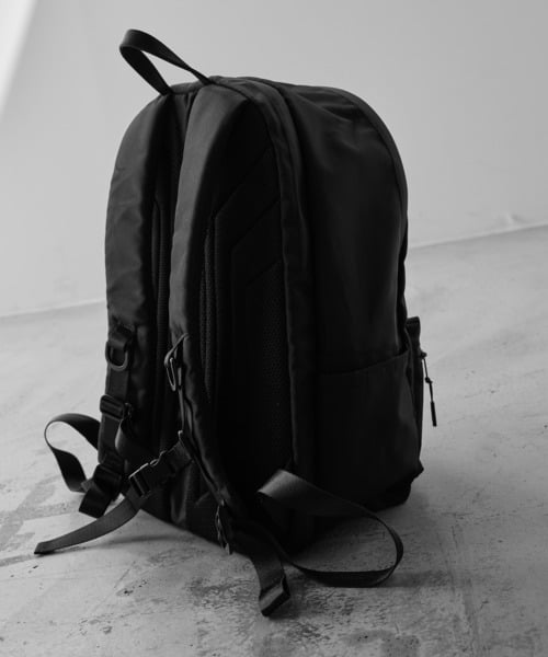 84903065b_b_40_500.jpg