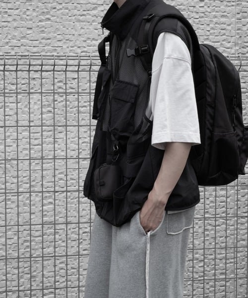 85639371b_b_39_500.jpg