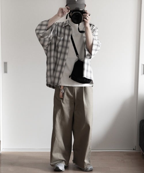 93488971b_b_91_500.jpg