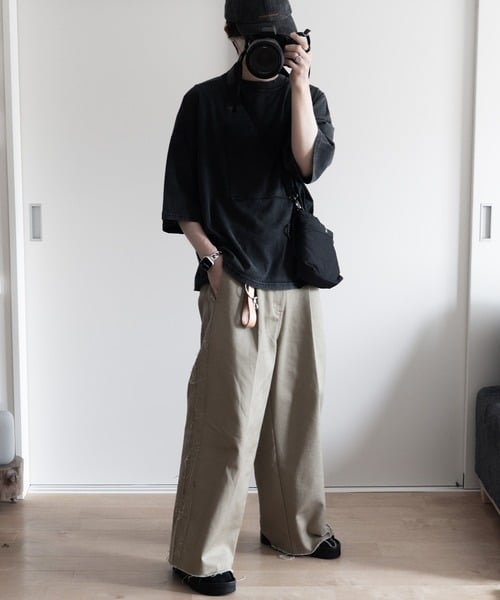 93488972b_b_57_500.jpg