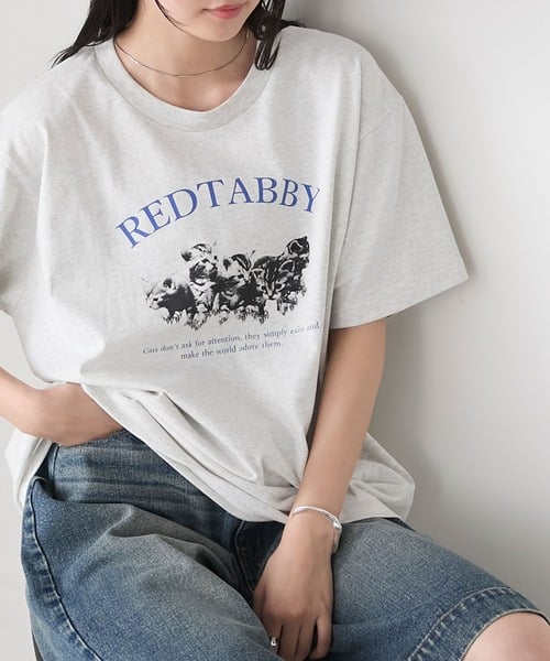 ライトグレー