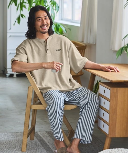 94988386b_b_45_500.jpg