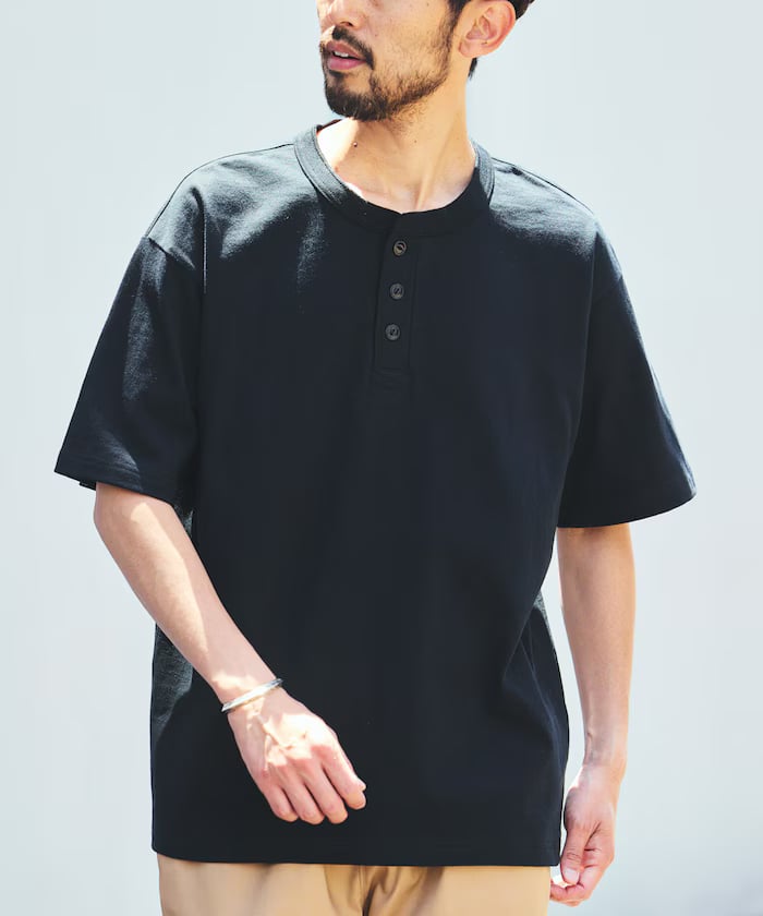 ブラック