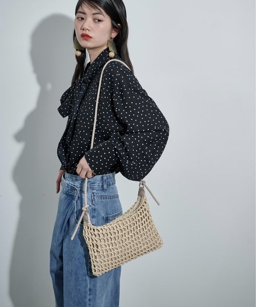 103343052b_b_39_500.jpg