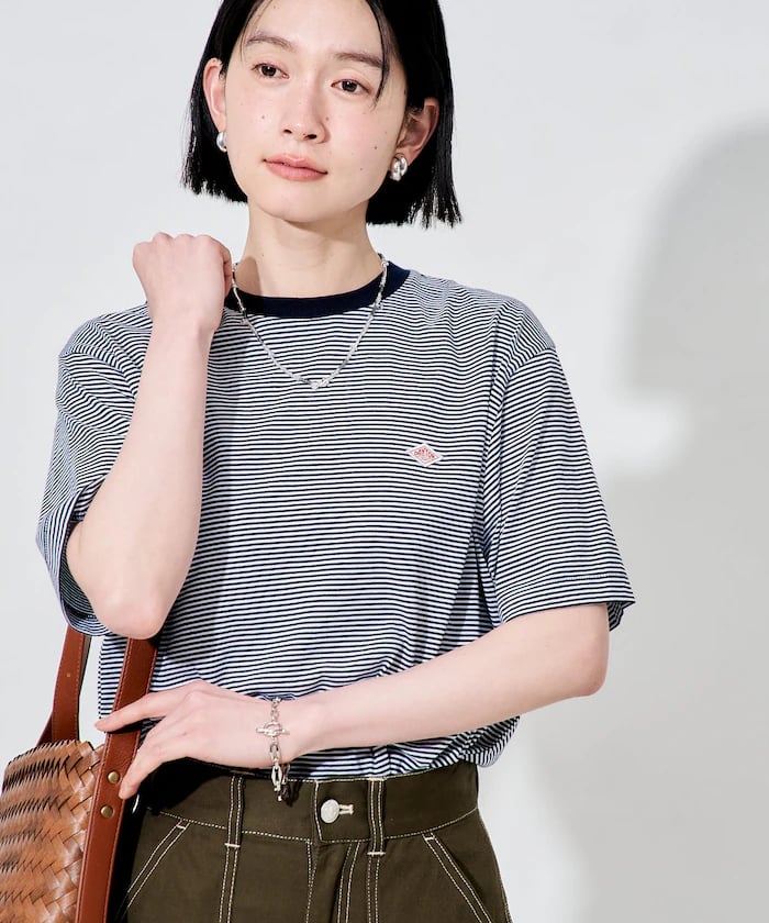 ネイビー