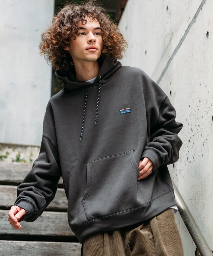 チャコールグレー