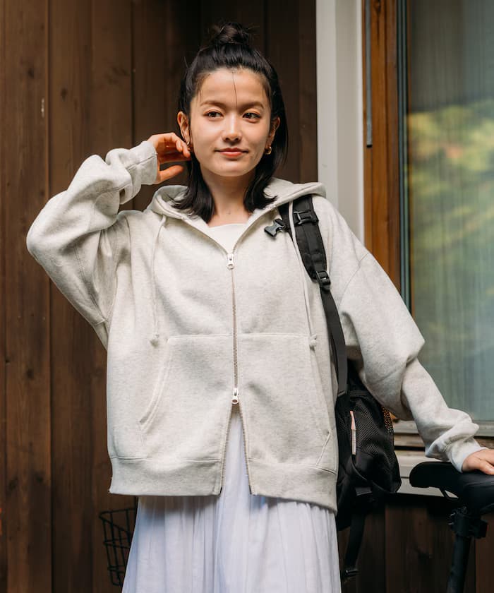 アッシュグレー