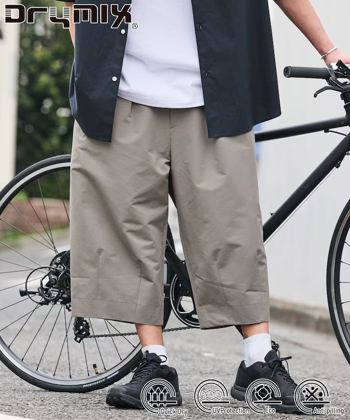 ベージュ