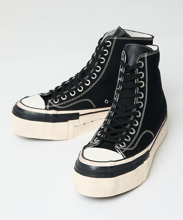 チャコールグレー