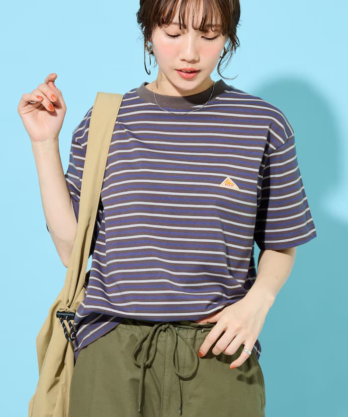 グレー