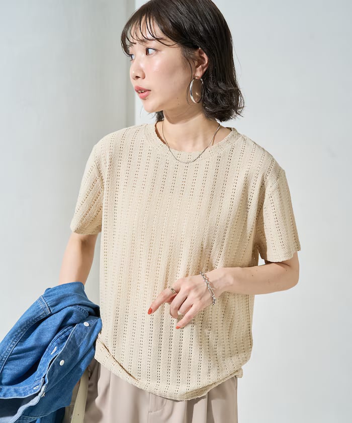 ベージュ