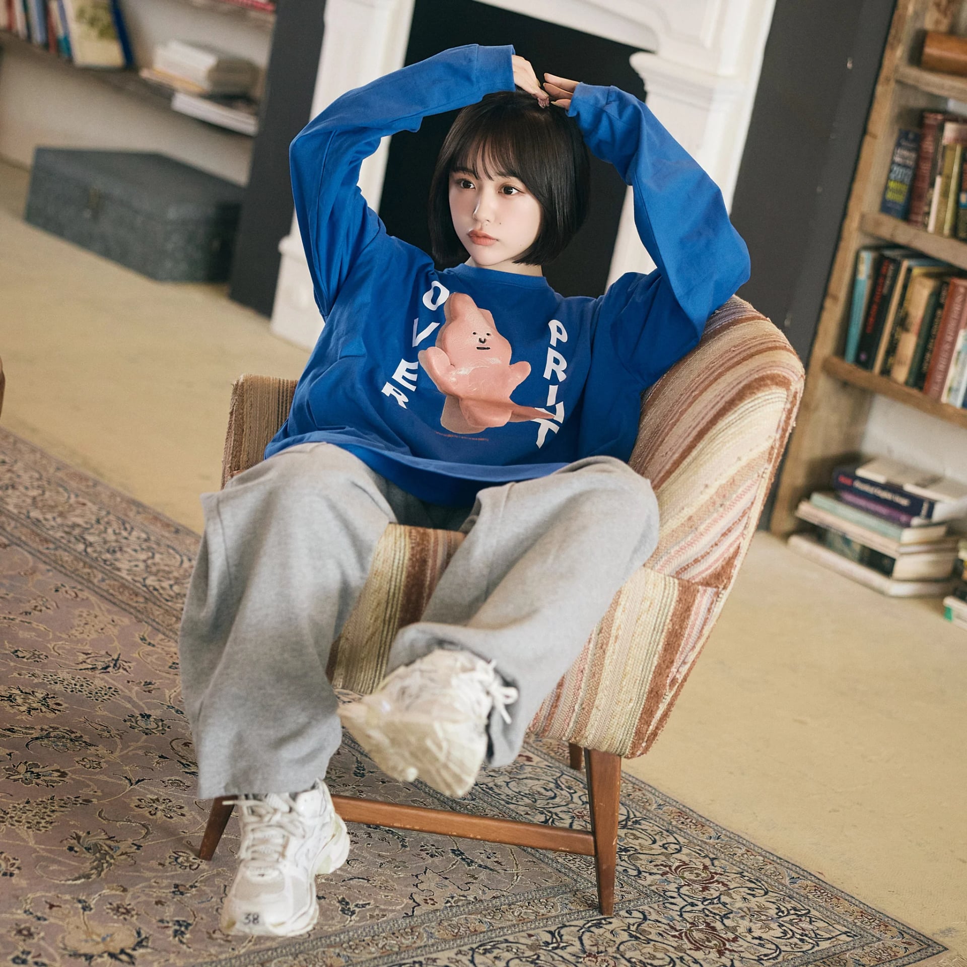 naenano LS Tee2 - 241218_op_0347_b7df6683-00a6-42e7-b21e-82aee118c3d6.jpg