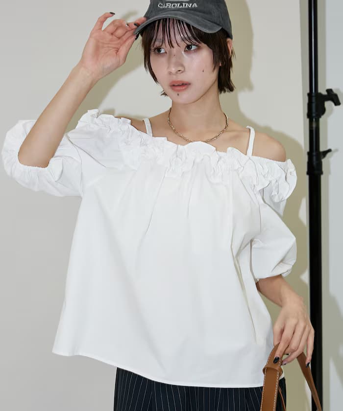 荷葉邊露肩罩衫 限定展開