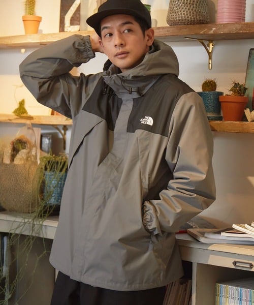 グレー