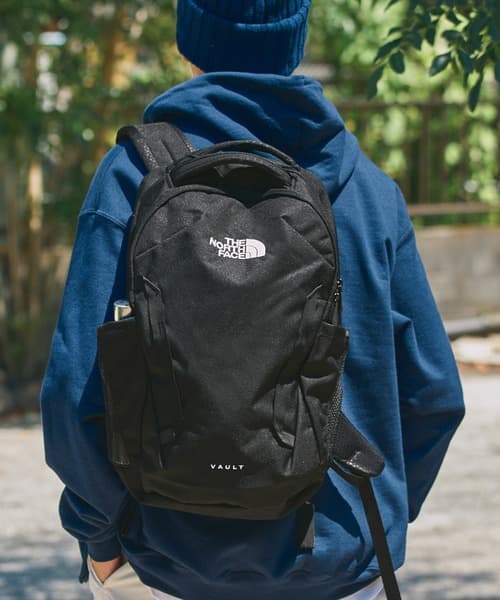 THE NORTH FACE VAULT 輕量 小標誌刺繡後背包 27L